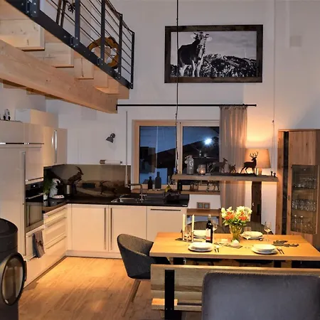 Vakantiehuis Alpenchalet Allgäu Oy-Mittelberg