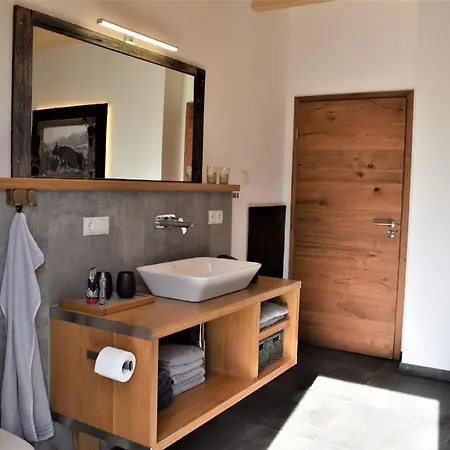 Vakantiehuis Alpenchalet Allgäu Oy-Mittelberg